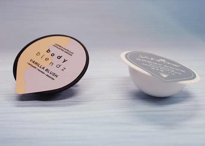 Petites cosses en plastique de conteneur pour le fluide de nettoyage de massage facial dans la forme inférieure ronde