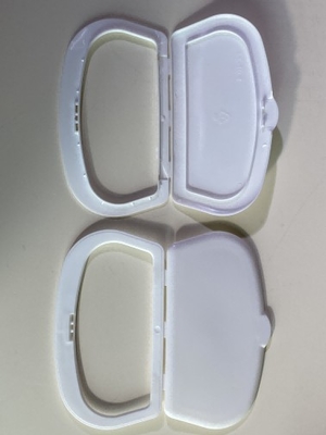 Couvercle à essuie-glace en plastique résistant à l'évaporation 108*60 mm Forme du secteur