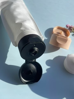 Révolutionner l'emballage cosmétique avec des tubes à poche à bec abordable personnalisable et polyvalent