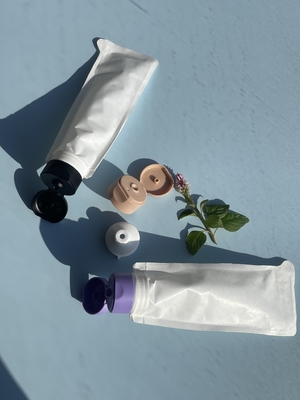 Révolutionner l'emballage cosmétique avec des tubes à poche à bec abordable personnalisable et polyvalent