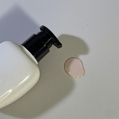 Bouteille en plastique en forme de dent de 100 à 250 ml avec pompe à pression pour le lavage des mains, lotion capillaire, désinfectant pour les mains, logo personnalisable