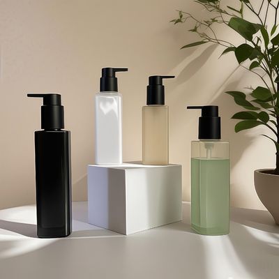 Bouteille carrée en plastique PET avec pompe à pression pour l'emballage de cosmétiques et de soins personnels dans des couleurs personnalisées