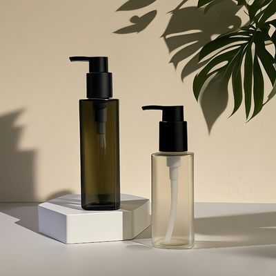 Bouteille carrée en plastique PET avec pompe à pression pour l'emballage de cosmétiques et de soins personnels dans des couleurs personnalisées