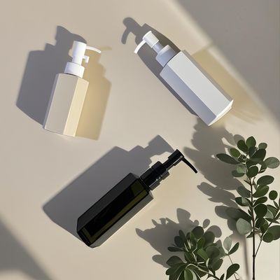Bouteille en plastique PET hexagonale à corps droit avec étanchéité par pompe à pression pour lotion ou shampooing cosmétique en 120 ml 150 ml 200 ml Capacité