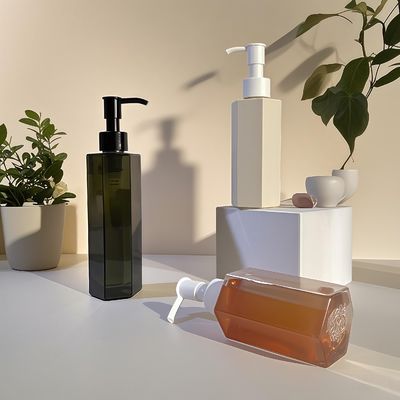 Bouteille en plastique PET hexagonale à corps droit avec étanchéité par pompe à pression pour lotion ou shampooing cosmétique en 120 ml 150 ml 200 ml Capacité