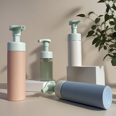Bouteille cosmétique en plastique de 100 ml 120 ml 160 ml Bouteille en PET pour shampooing Lotion lavage du corps avec pompe à pression et couleur personnalisée