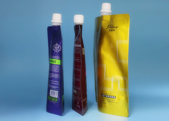 Les sacs liquides de bec d'impression colorée, adaptés aux besoins du client tiennent la poche avec le bec