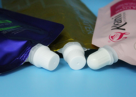 Les sacs liquides de bec d'impression colorée, adaptés aux besoins du client tiennent la poche avec le bec