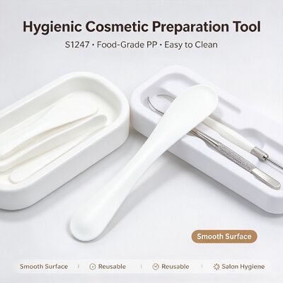 S1247 Spatule de mélange cosmétique en PP de qualité alimentaire pour salon de beauté | Idéal pour mélanger la poudre de masque et la pâte de crème de beauté. Parfait pour les salons de beauté, les studios de spa et les soins de la peau DIY à la maison. Vente en gros disponible.