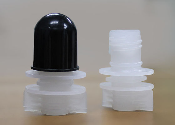 Chapeaux en plastique blancs de capsulage de vis de bec scellant sur le détergent de blanchisserie Doypack