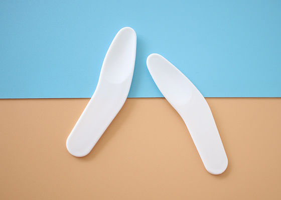 62.9mm Outil de maquillage en plastique Crème cosmétique Spatula Scoop Couleur blanche